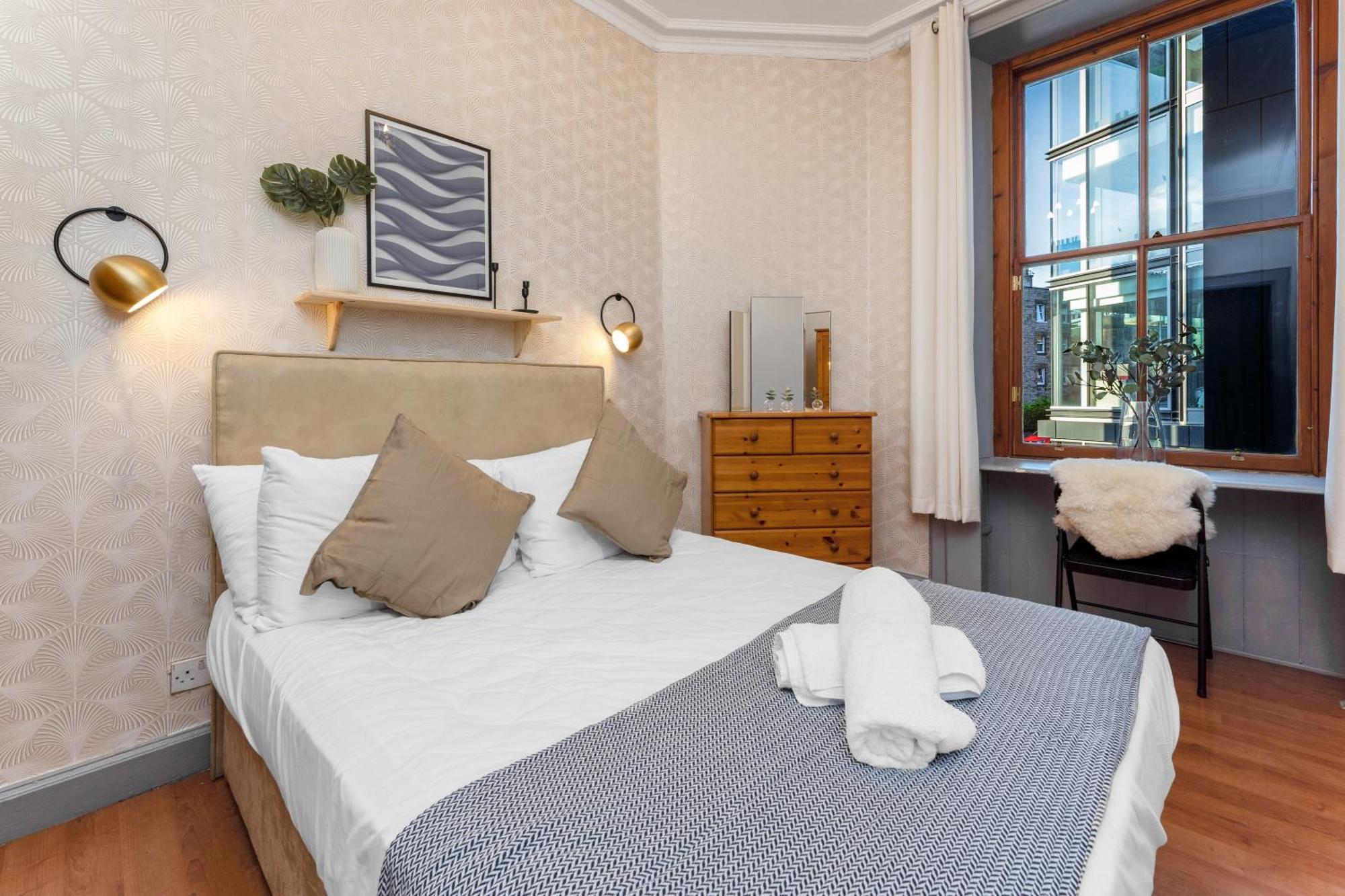 Appartement Central, Cozy 2br-1ba-haymarket - With Parking Édimbourg